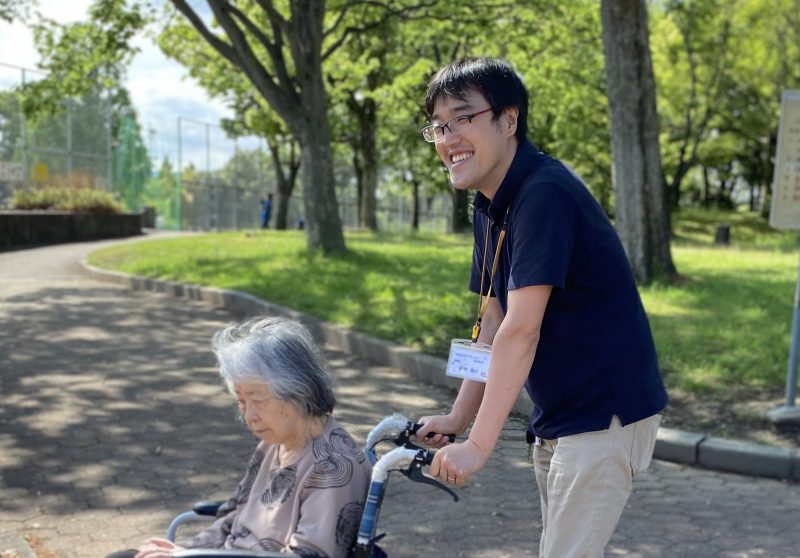 南区　パート・アルバイト【学歴不問・未経験・無資格可能！】お泊りデイサービスの夜勤職員募集！週1日勤務など相談可能！